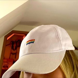 White Levi’s baseball hat